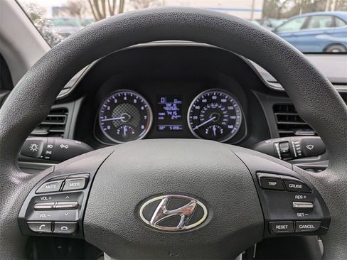 Used 2019 Hyundai Elantra SE w/ Cargo Package image 36