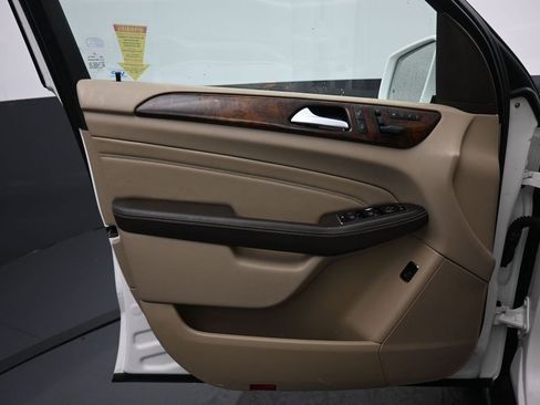 Used 2015 Mercedes-Benz ML 350 4MATIC image 9