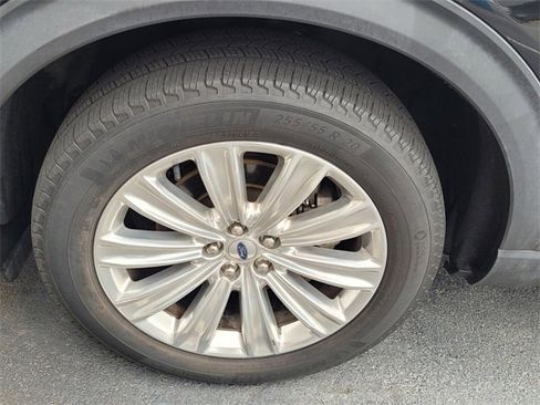 Used 2020 Ford Explorer Limited w/ Class III Trailer Tow Package image 7