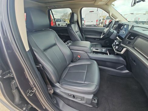Used 2024 Ford Expedition Max XLT image 32