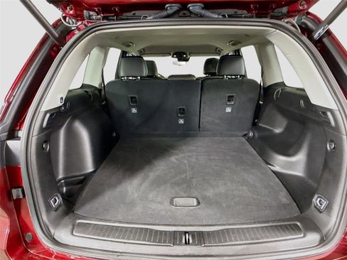 Used 2023 Jeep Grand Cherokee Limited image 19