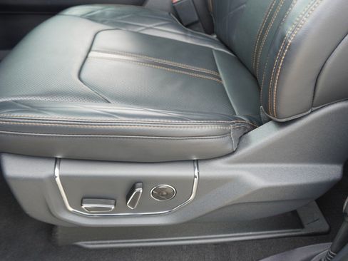Used 2024 Ford Expedition Platinum AWD/4WD image 25