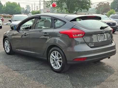 Used 2017 Ford Focus SE FWD image 4