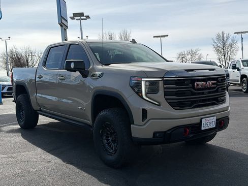 Used 2023 GMC Sierra 1500 AT4 image 3