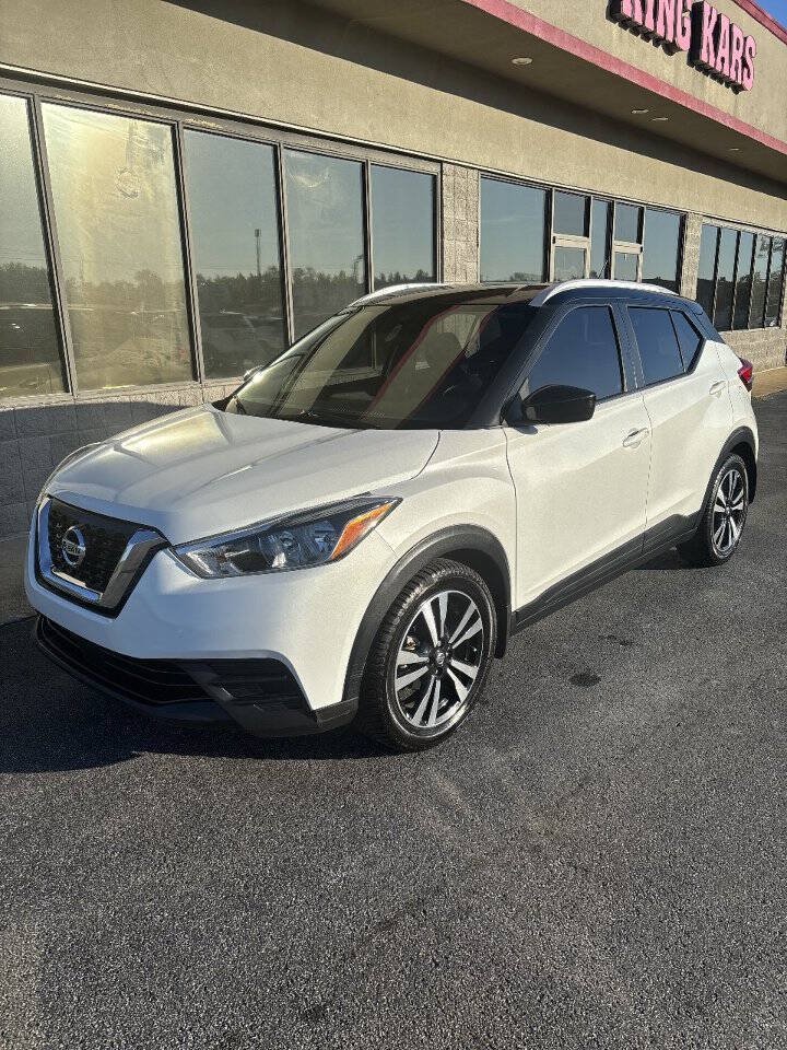Used 2020 Nissan Kicks SV FWD image 2