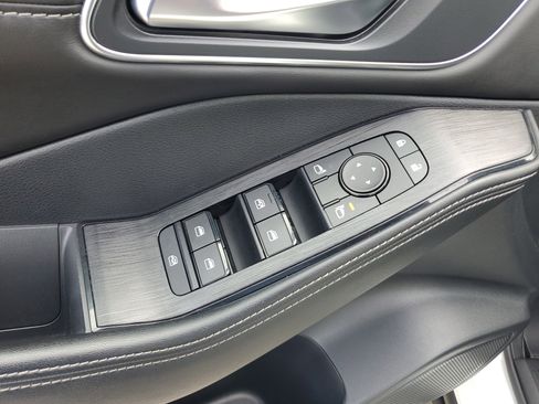 Used 2021 Nissan Rogue SV w/ Premium Package image 29