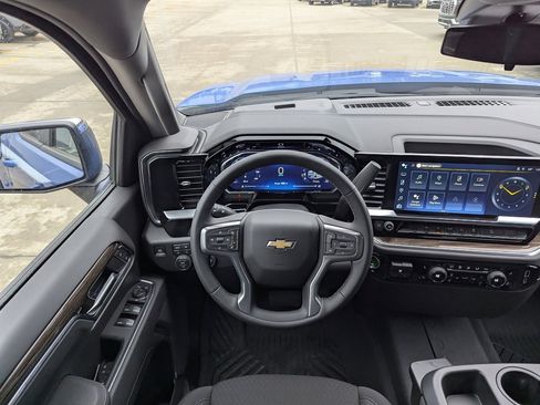 New 2026 Chevrolet Silverado 1500 LT w/ Z71 Off-Road Package image 3