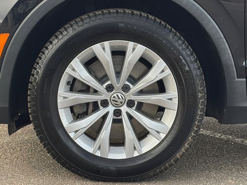Used 2018 Volkswagen Tiguan SE image 11