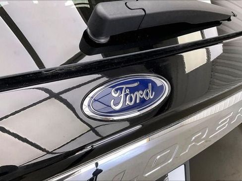 Used 2023 Ford Explorer Limited w/ Limited Technology Package AWD/4WD image 32