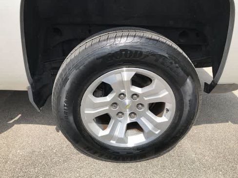 Used 2017 Chevrolet Silverado 1500 LT AWD/4WD image 22