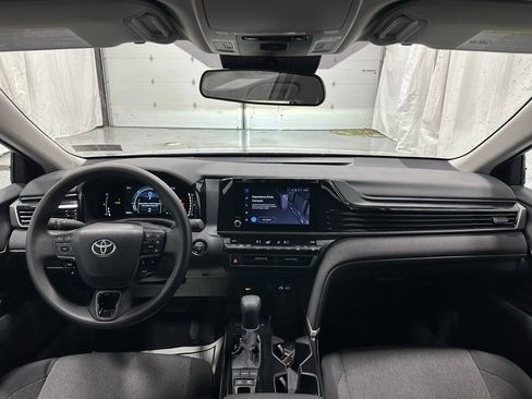 Used 2025 Toyota Camry LE image 43