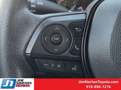 Used 2022 Toyota RAV4 XLE image 30