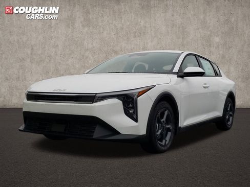 New 2025 Kia K4 LXS image 3