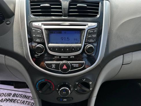 Used 2012 Hyundai Accent SE FWD image 16