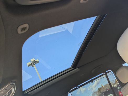 Certified 2024 Jeep Grand Cherokee L Limited w/ Luxury Tech Group II image 15