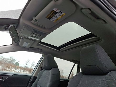 Used 2020 Toyota RAV4 XLE image 16