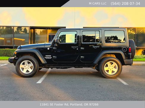 Used 2013 Jeep Wrangler Unlimited Sport AWD/4WD image 9