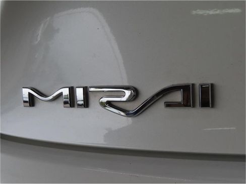 Used 2017 Toyota Mirai image 25