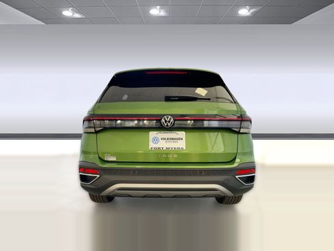New 2026 Volkswagen Taos SE image 10