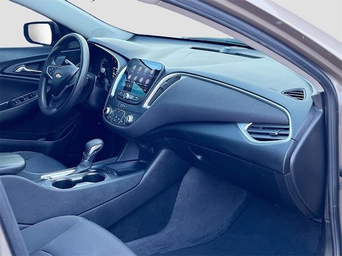 Used 2022 Chevrolet Malibu LT image 31