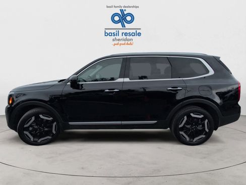 Used 2025 Kia Telluride S FWD image 5