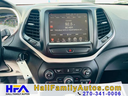 Used 2016 Jeep Cherokee Trailhawk w/ Trailer Tow Group AWD/4WD image 25