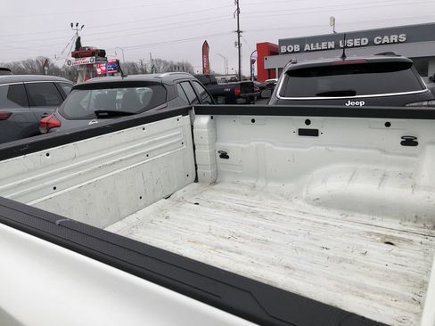 Used 2024 Nissan Frontier PRO-4X w/ Technology Package image 9