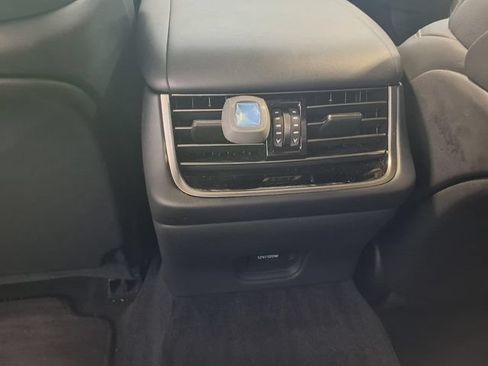 Used 2021 Lexus LS 500 w/ Accessory Package (Z2) RWD image 19