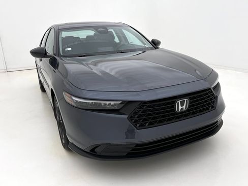 Used 2025 Honda Accord SE image 5