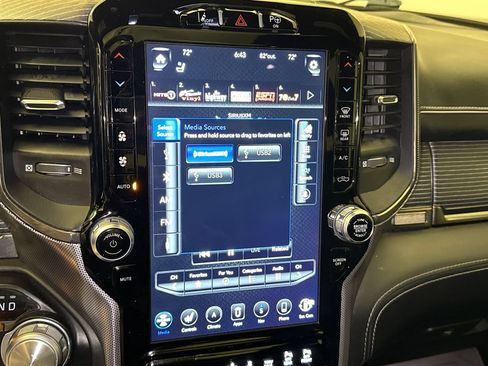 Used 2020 RAM 1500 Limited w/ Black Appearance Package AWD/4WD image 27