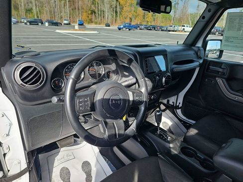 Used 2018 Jeep Wrangler Sport image 22