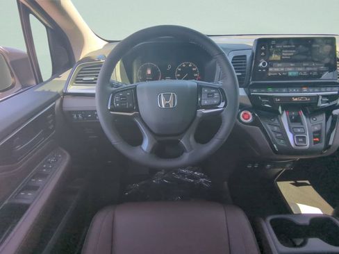 New 2026 Honda Odyssey Touring image 14