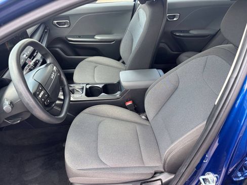 Used 2025 Kia K4 FWD image 35