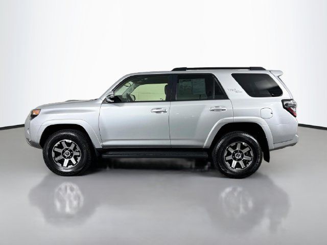 Used 2024 Toyota 4Runner TRD Off-Road Premium AWD/4WD image 4