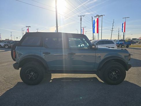 Used 2022 Ford Bronco Wildtrak image 3