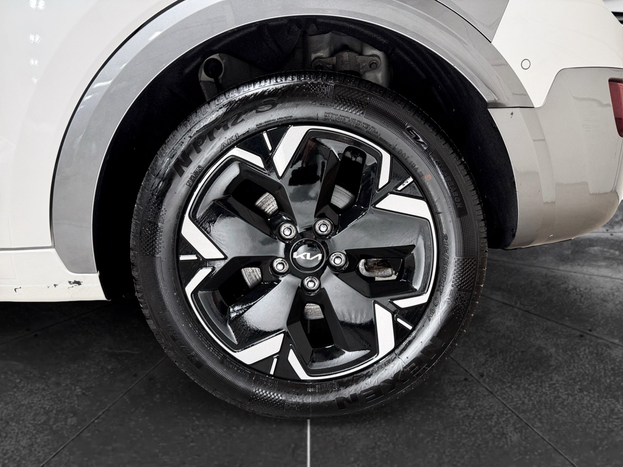 Used 2024 Kia Niro Wave w/ Wave Preserve Package FWD image 34