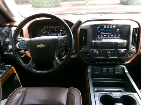 Used 2019 Chevrolet Silverado 2500 High Country w/ Duramax Plus Package AWD/4WD image 38