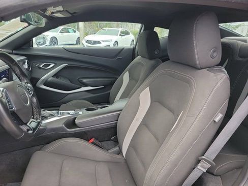 Used 2023 Chevrolet Camaro LT image 9