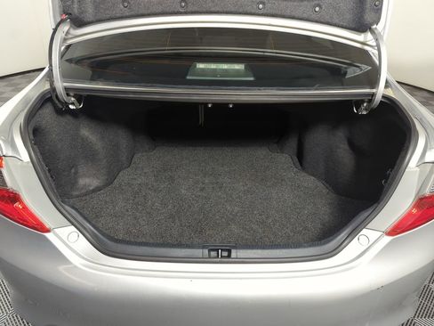 Used 2012 Toyota Camry LE FWD image 17