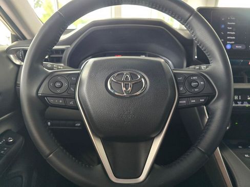 Used 2023 Toyota Venza LE AWD/4WD image 21