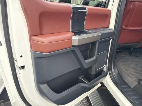Used 2022 Ford F350 Platinum w/ FX4 Off-Road Package image 19