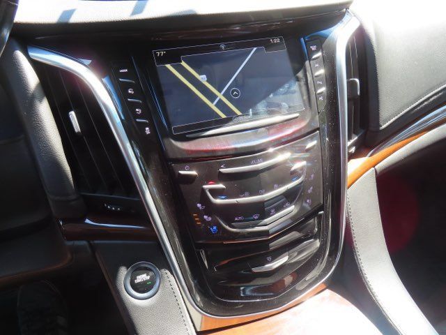 Used 2019 Cadillac Escalade Luxury AWD/4WD image 30