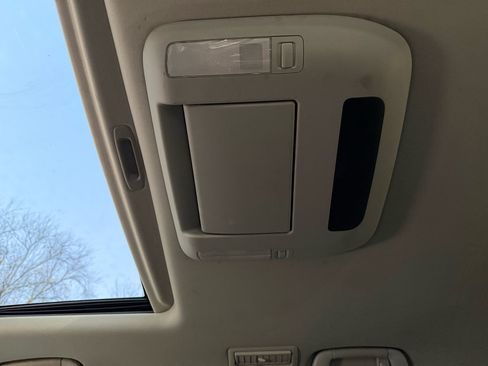 Used 2013 Toyota Land Cruiser image 27