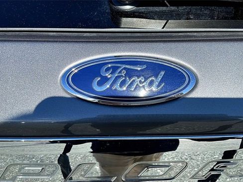 Used 2022 Ford Explorer XLT w/ Equipment Group 202A image 33