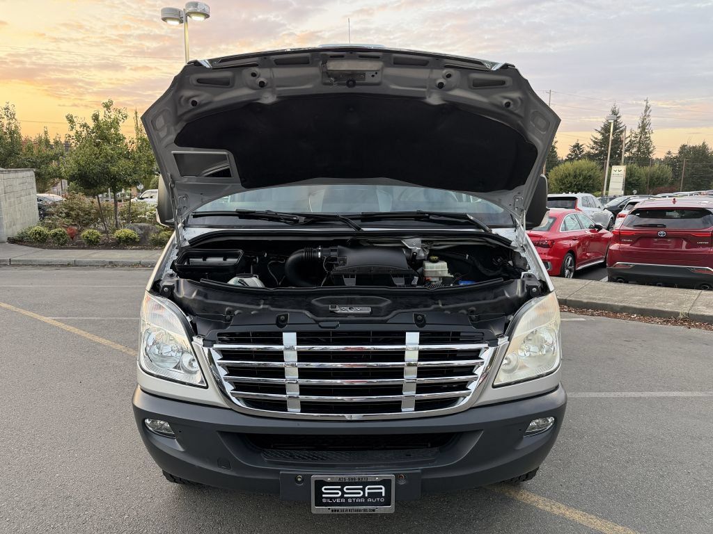Used 2009 Freightliner Sprinter 2500 RWD image 30