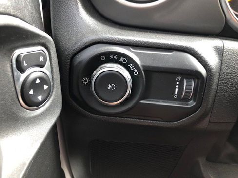 Used 2023 Jeep Wrangler Unlimited Sport image 18