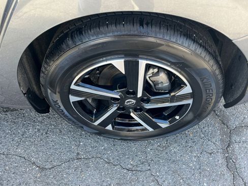 Used 2025 Nissan Sentra SV image 27