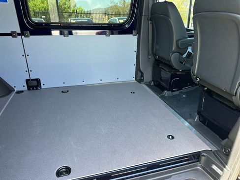 Used 2024 Mercedes-Benz Sprinter 2500 image 12