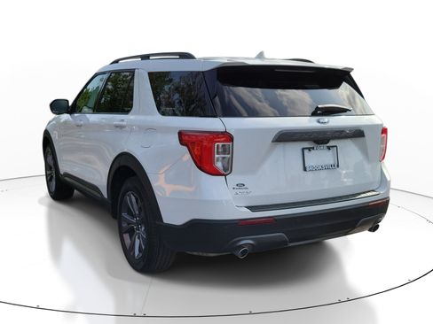 Used 2024 Ford Explorer XLT w/ Equipment Group 202A RWD image 4