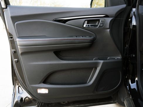 Used 2023 Honda Ridgeline Black Edition image 39